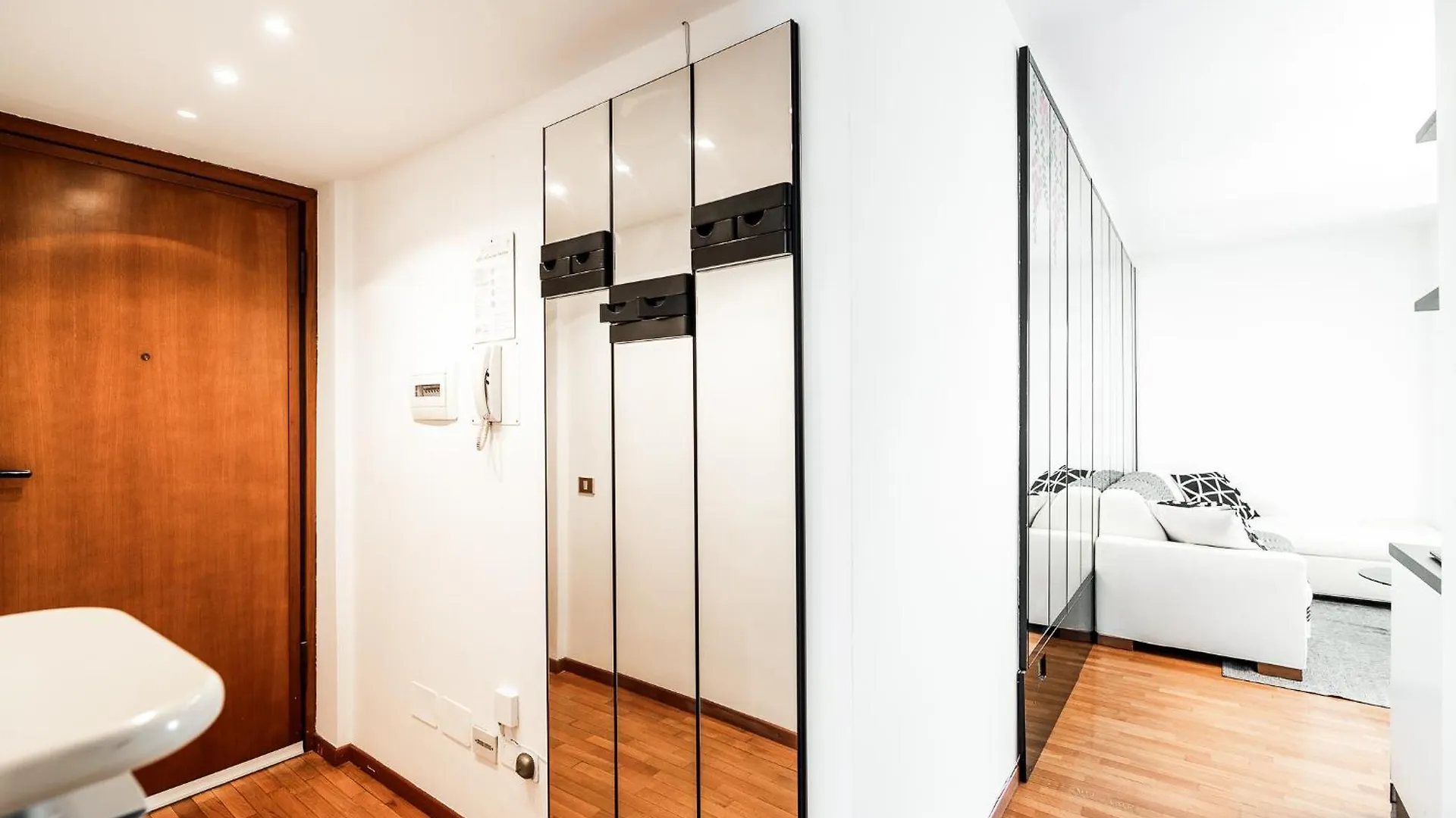 Quiet Home With Terrace - 20 Min From Milan Duomo