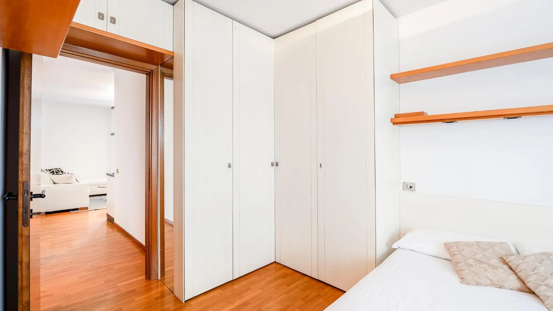 Quiet Home With Terrace - 20 Min From Milan Duomo Italy