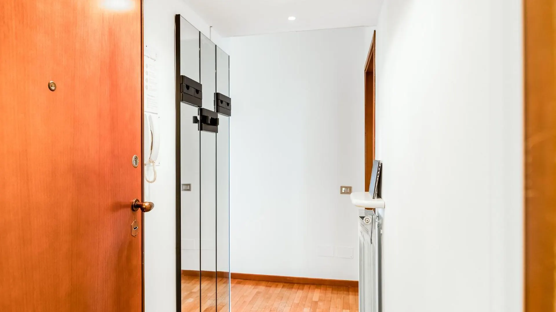 Apartment Quiet Home With Terrace - 20 Min From Milan Duomo